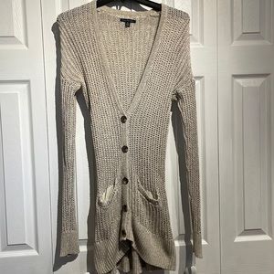 American Eagle cream/tan sweater size medium